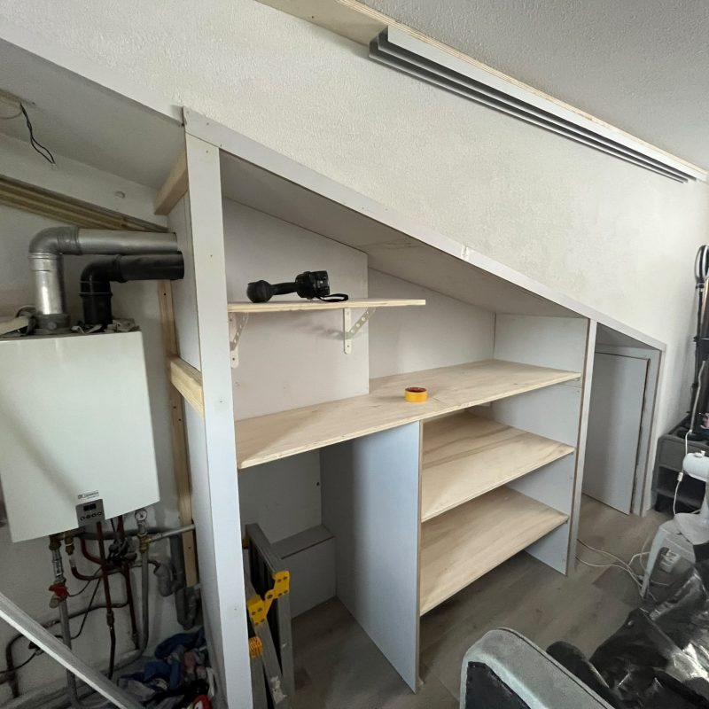 kast onder schuina kap